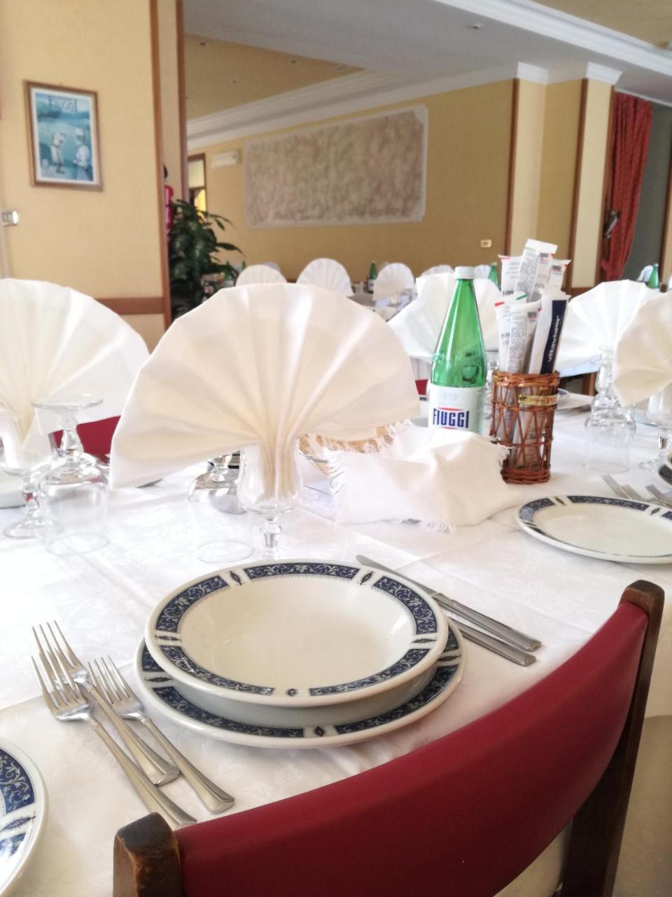 Hotel Pompei 菲乌吉 外观 照片