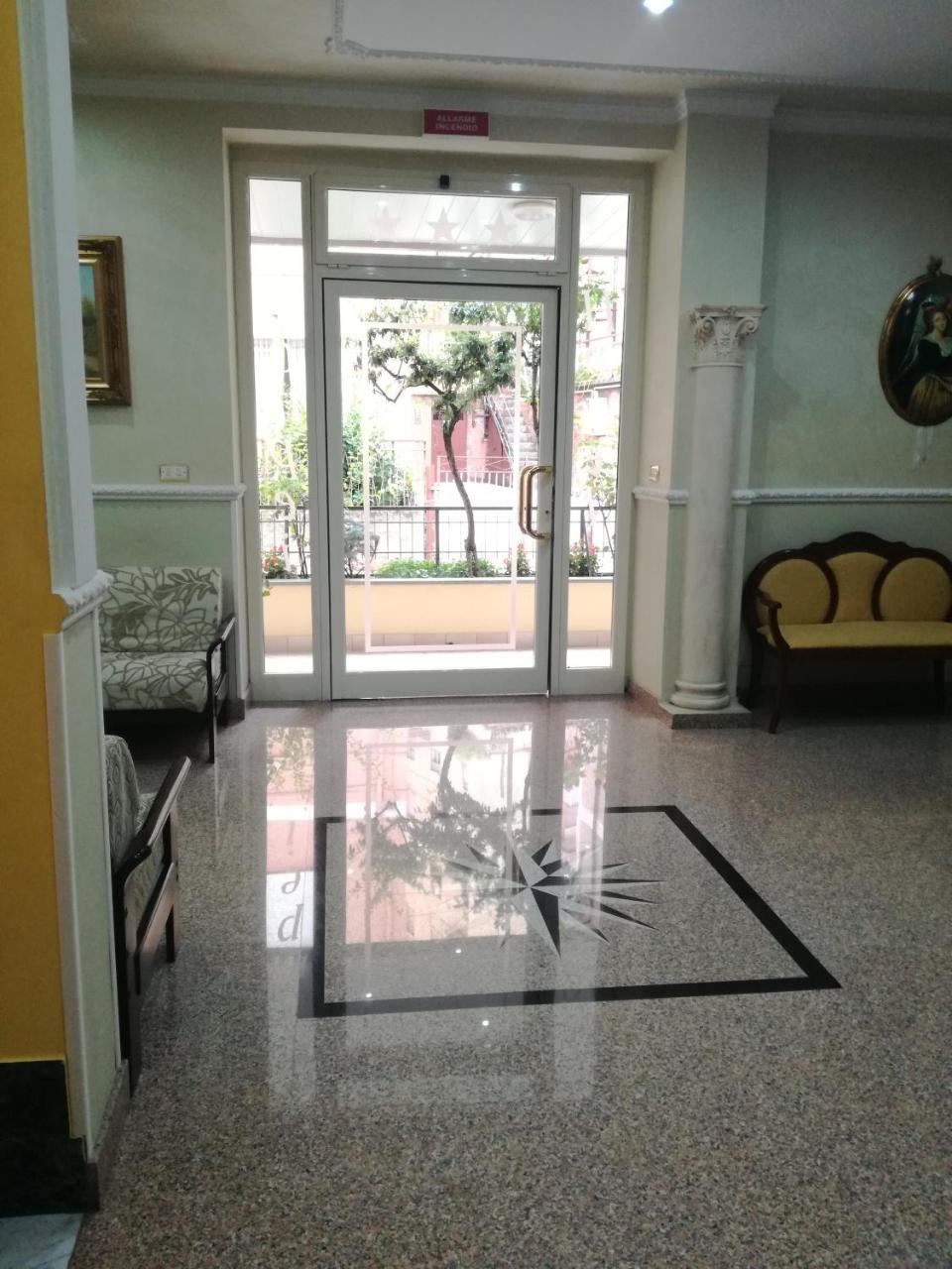 Hotel Pompei 菲乌吉 外观 照片