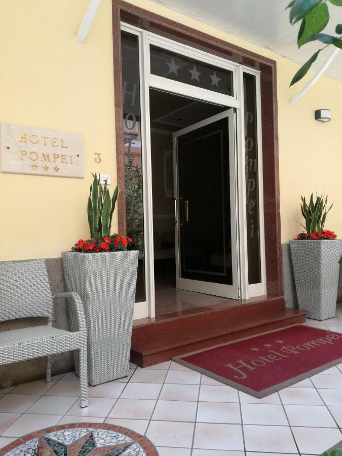 Hotel Pompei 菲乌吉 外观 照片