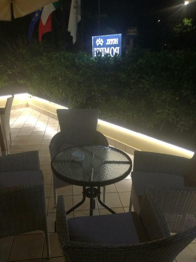 Hotel Pompei 菲乌吉 外观 照片