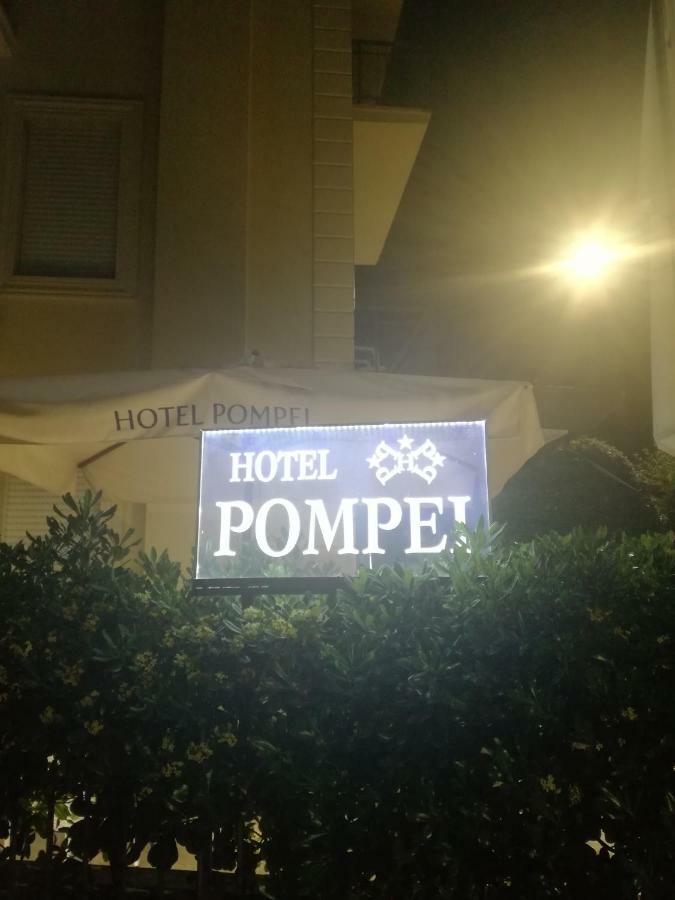 Hotel Pompei 菲乌吉 外观 照片