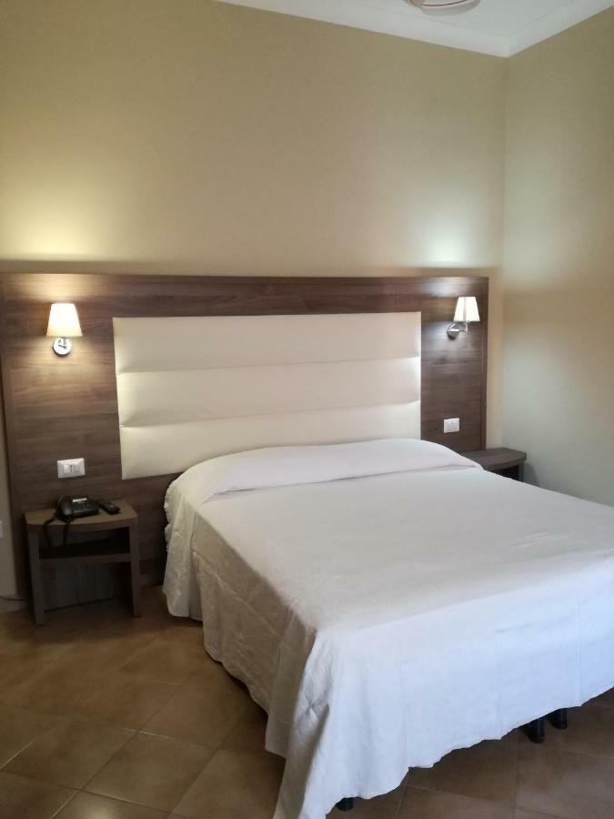Hotel Pompei 菲乌吉 外观 照片